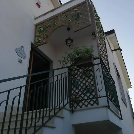 Gisa E Daday * Paestum